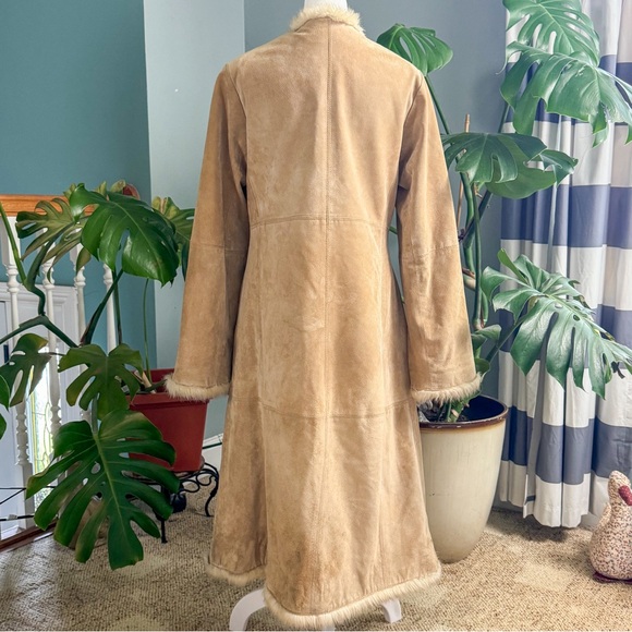 VENUS Tan Leather Jacket with Cream Fur Trim - Picture 4 of 10